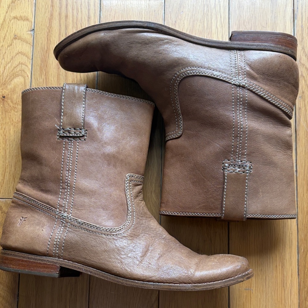 Frye Anna Anna Short Boots - 9.5 - Ash
